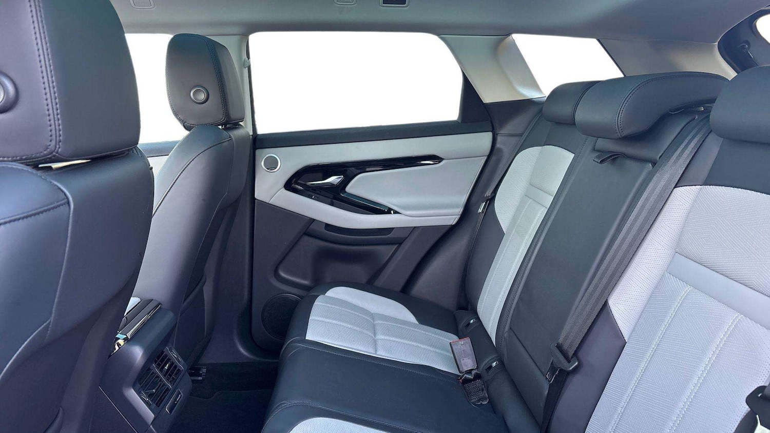 Used Land Rover Range Rover Evoque 2024 for sale - 76460167: Photo 4