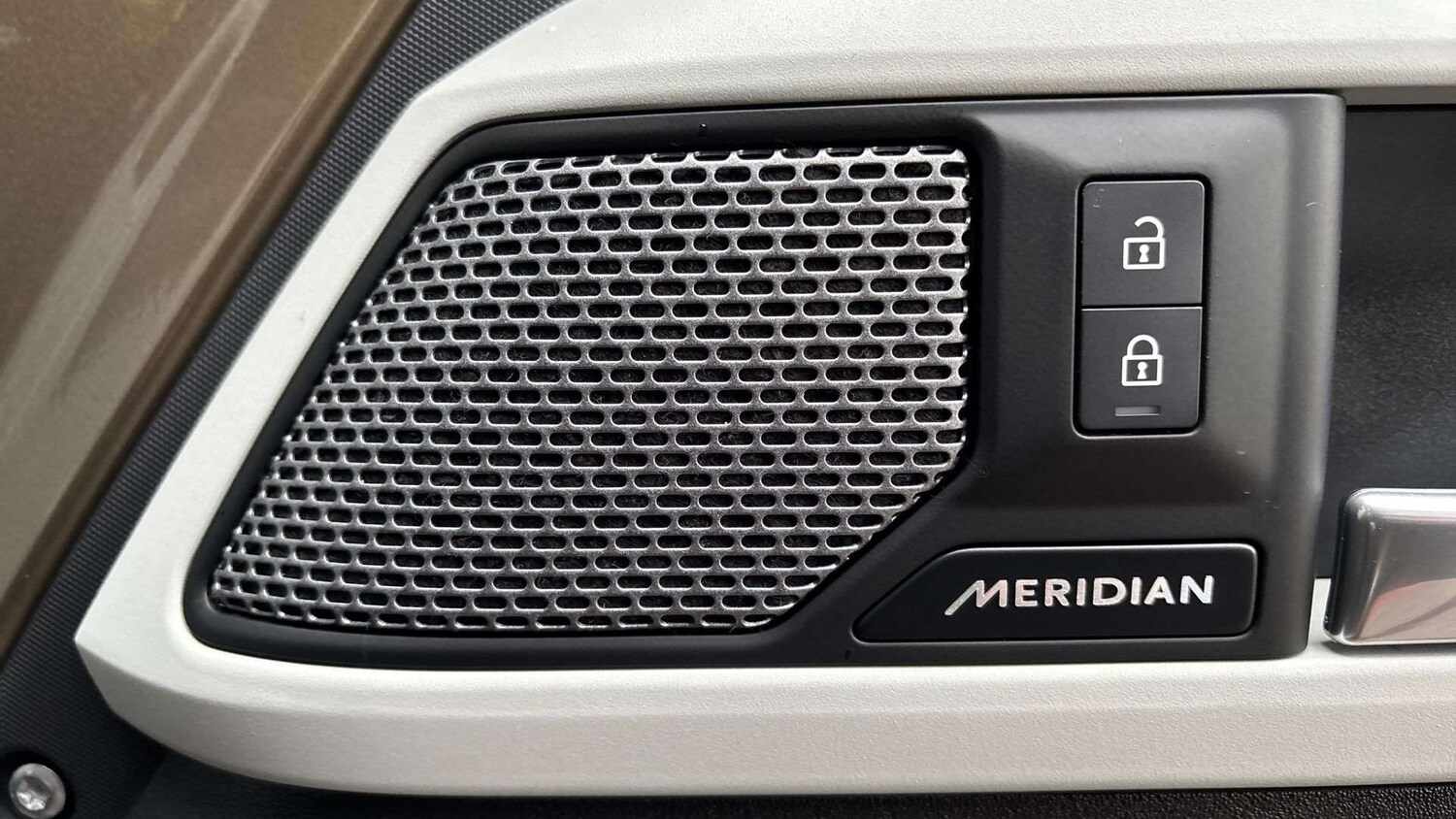 Used Land Rover Defender 2024 for sale - 77810877: Photo 24