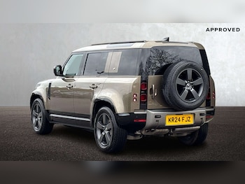 Used Land Rover Defender 2024 for sale - 77810877: Photo