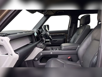 Used Land Rover Defender 2024 for sale - 77810877: Photo