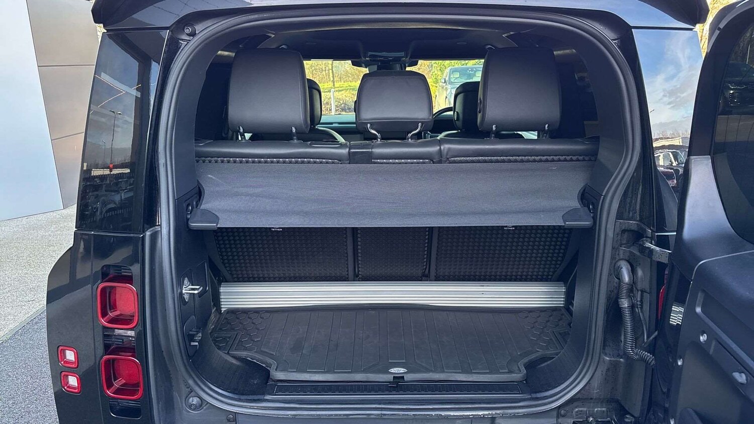 Used Land Rover Defender 2023 for sale - 77628219: Photo 10