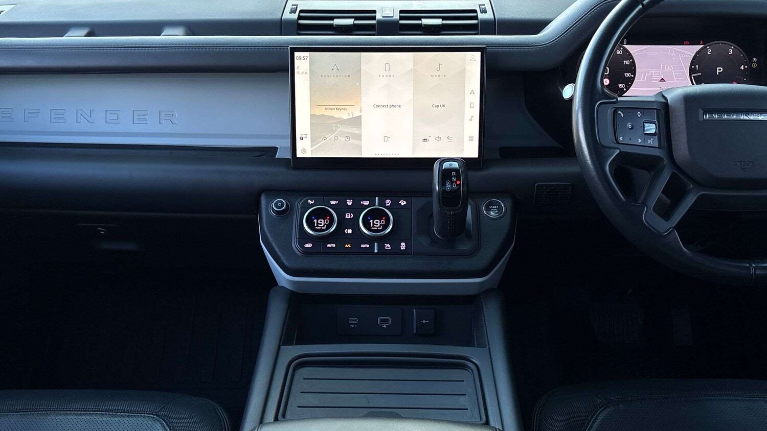 Used Land Rover Defender 2023 for sale - 77628219: Photo 14