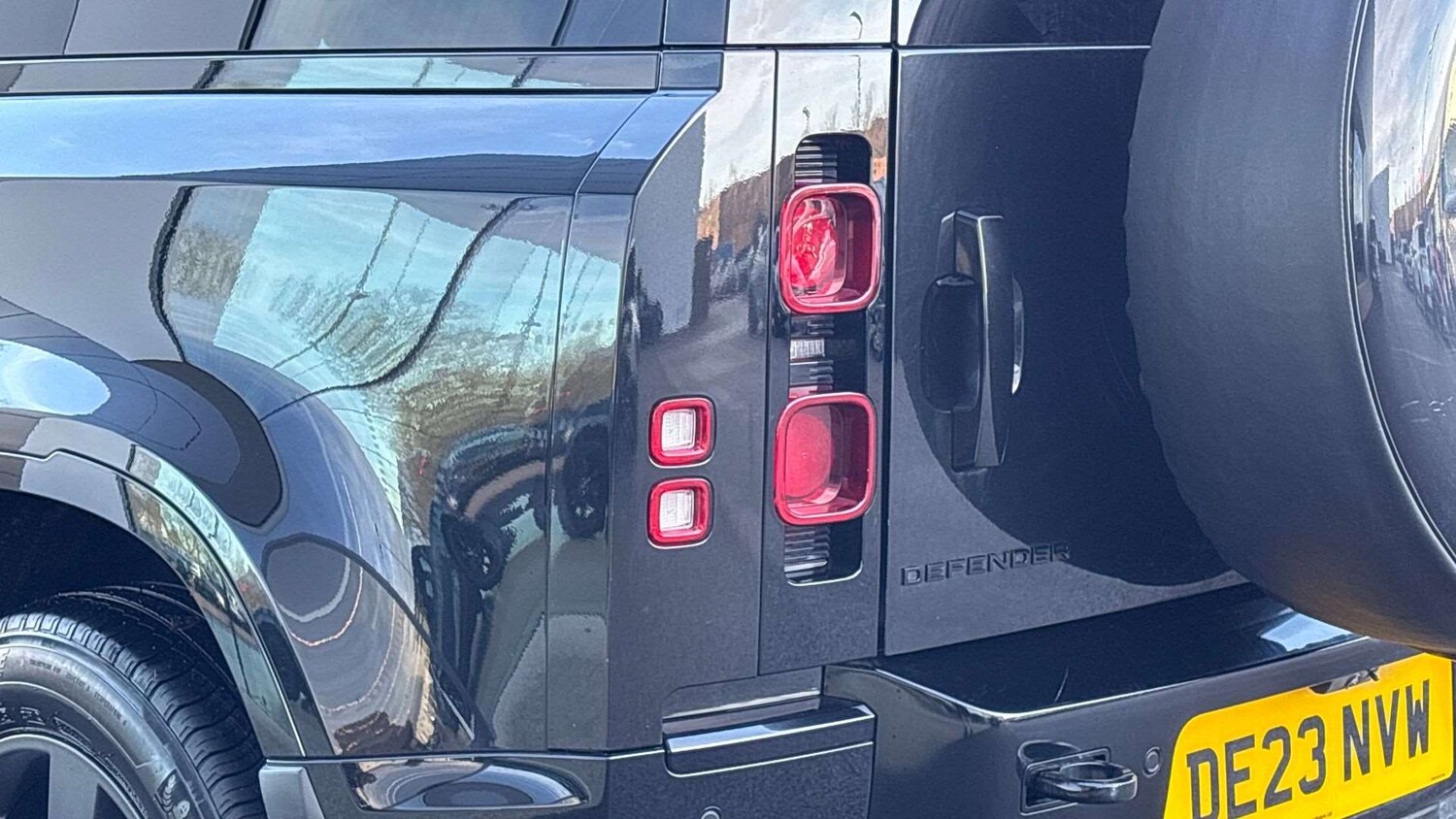 Used Land Rover Defender 2023 for sale - 77628219: Photo 19