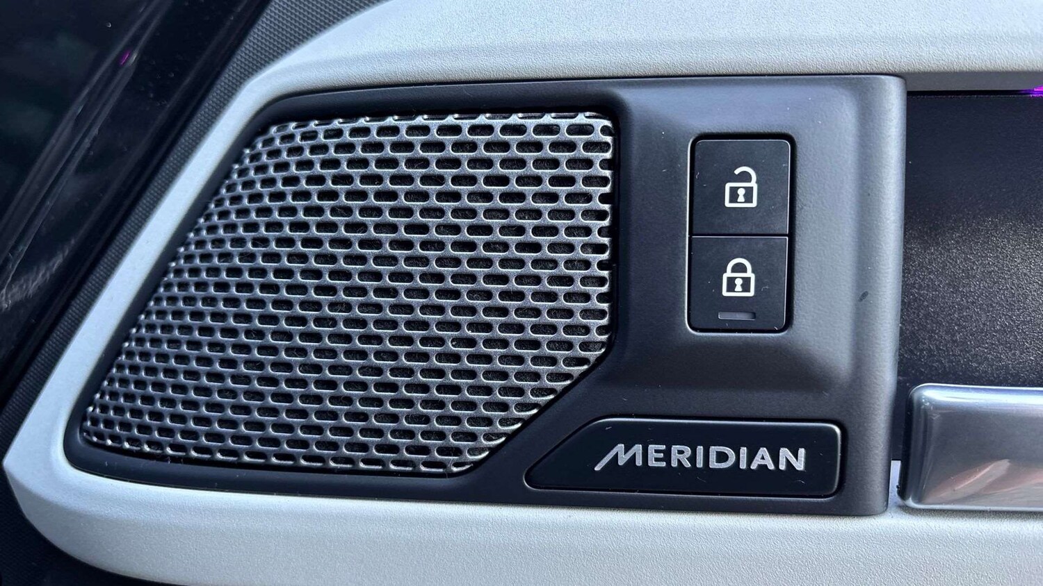 Used Land Rover Defender 2023 for sale - 77628219: Photo 24