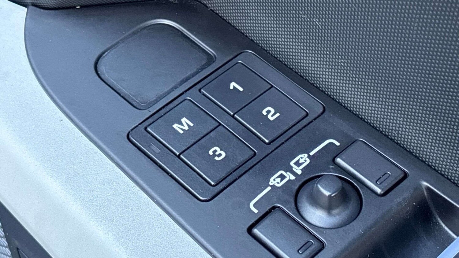 Used Land Rover Defender 2023 for sale - 77628219: Photo 25