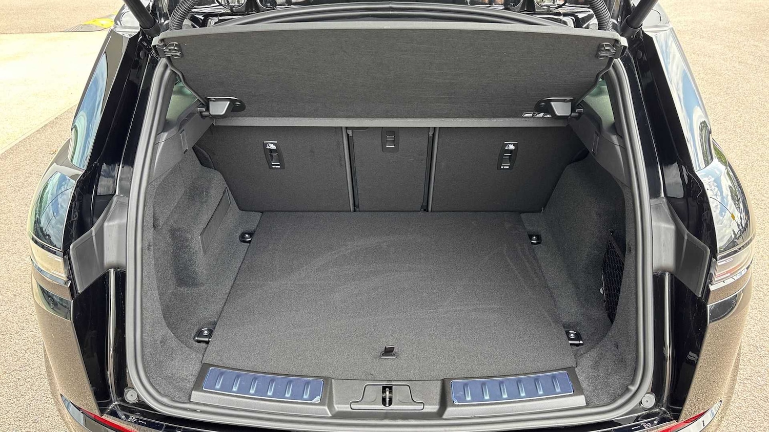 Used Land Rover Range Rover Evoque 2025 for sale - 76540782: Photo 10