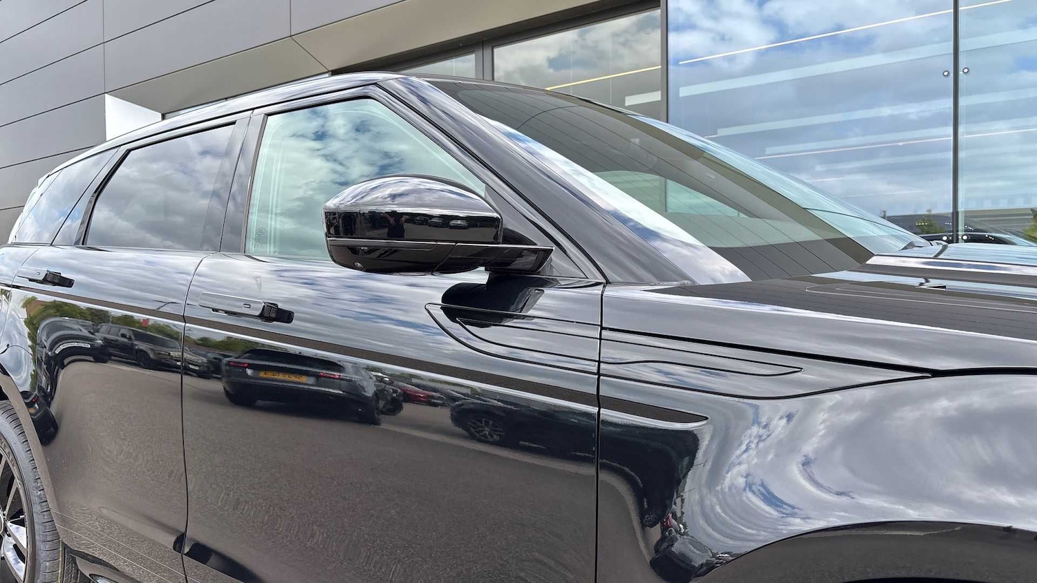 Used Land Rover Range Rover Evoque 2025 for sale - 76540782: Photo 22