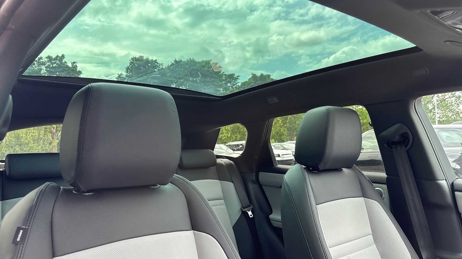 Used Land Rover Range Rover Evoque 2025 for sale - 76540782: Photo 29