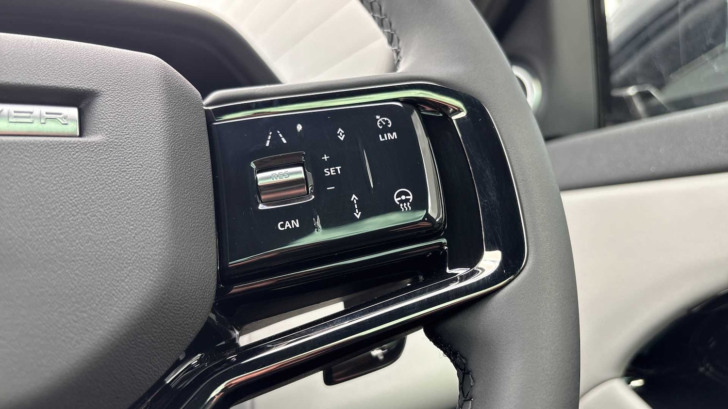 Used Land Rover Range Rover Evoque 2025 for sale - 76540782: Photo 32