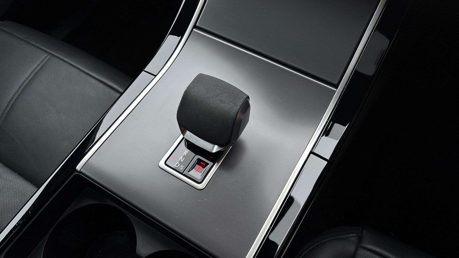 Used Land Rover Range Rover Velar 2023 for sale - 77257358: Photo 13