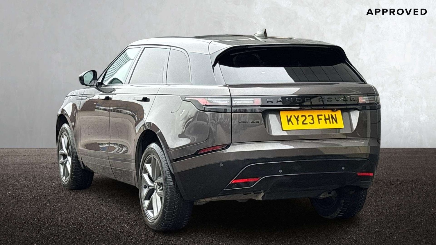 Used Land Rover Range Rover Velar 2023 for sale - 77257358: Photo 2