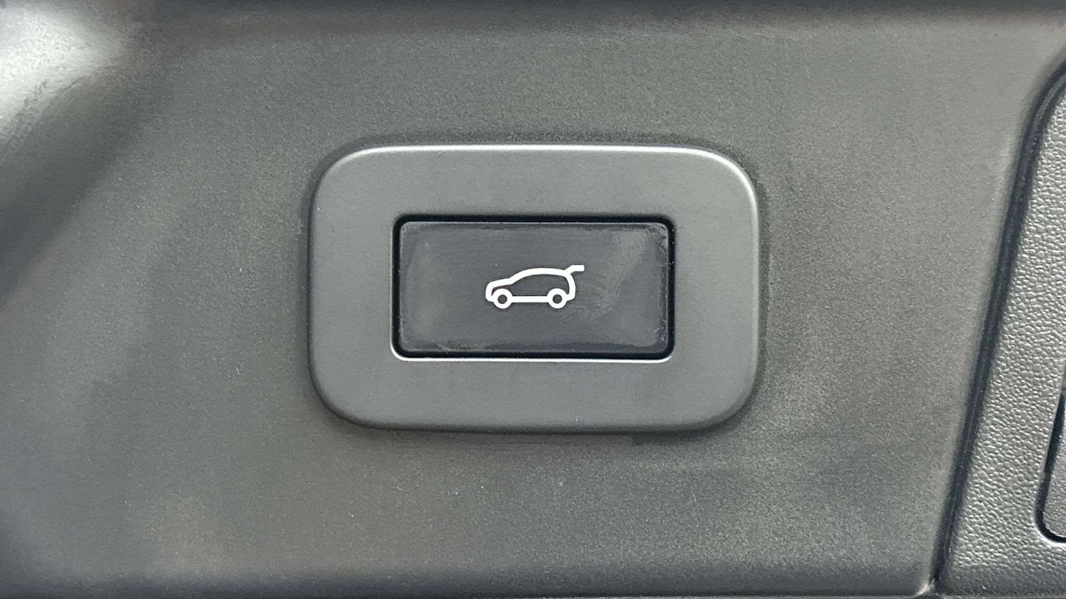 Used Land Rover Range Rover Velar 2023 for sale - 77257358: Photo 33