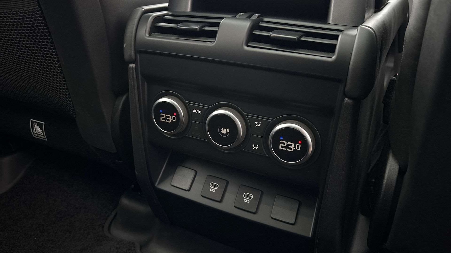 Used Land Rover Defender 2024 for sale - 76774222: Photo 18