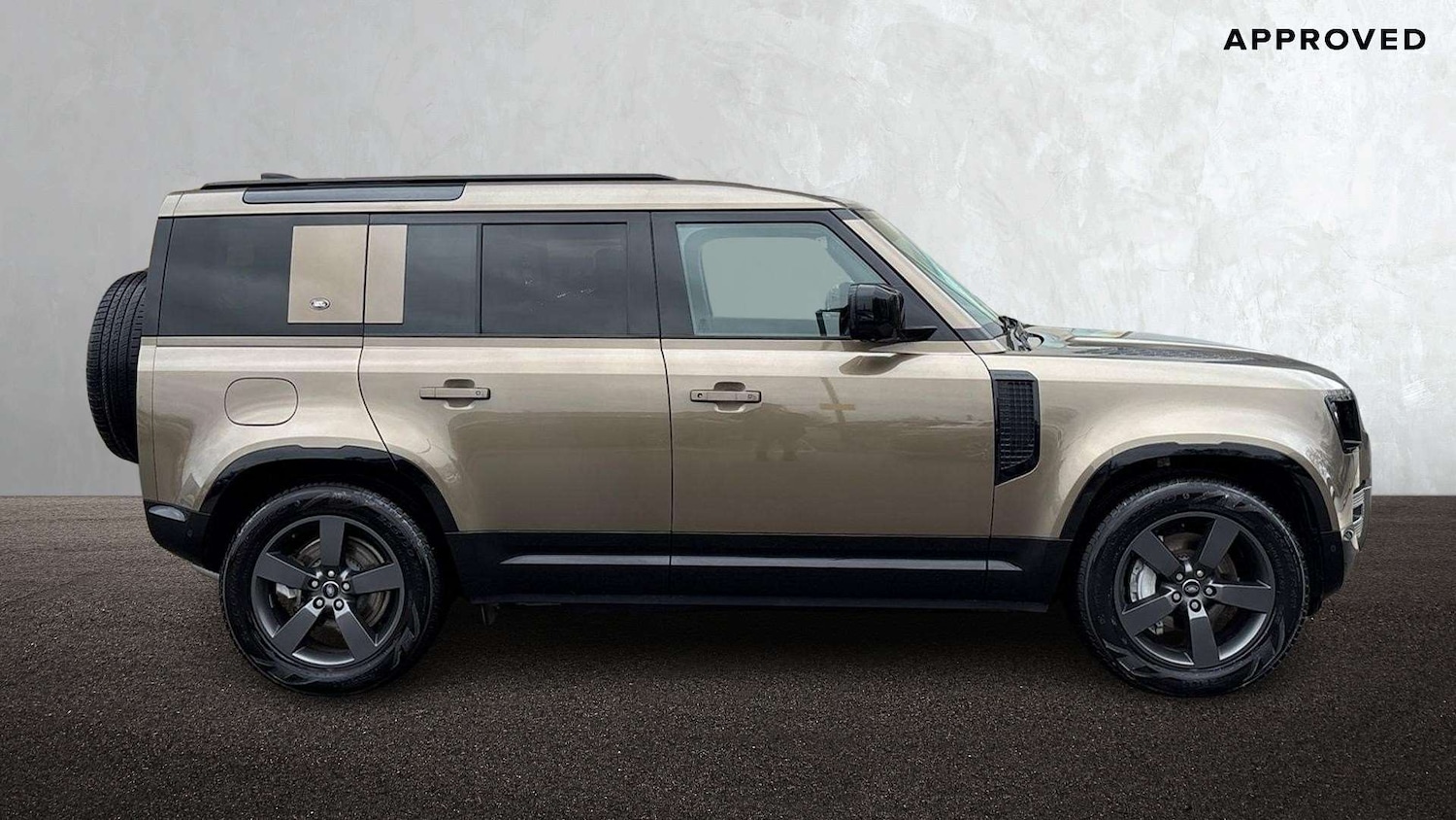 Used Land Rover Defender 2024 for sale - 76774222: Photo 5