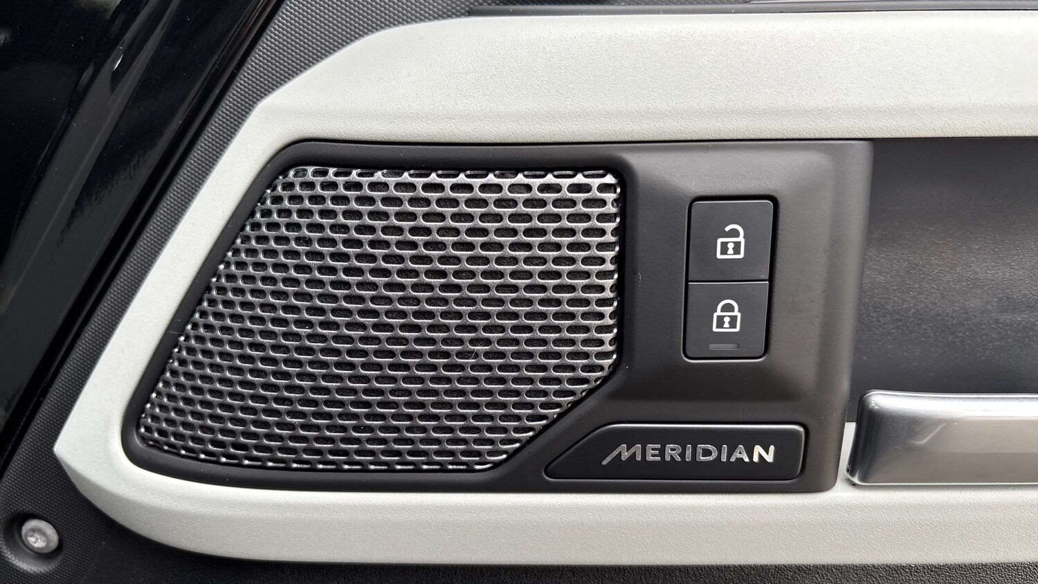 Used Land Rover Defender 2023 for sale - 76460265: Photo 24