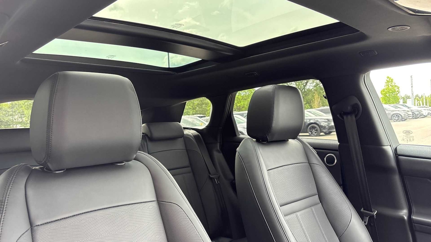 Used Land Rover Range Rover Evoque 2025 for sale - 76460220: Photo 29