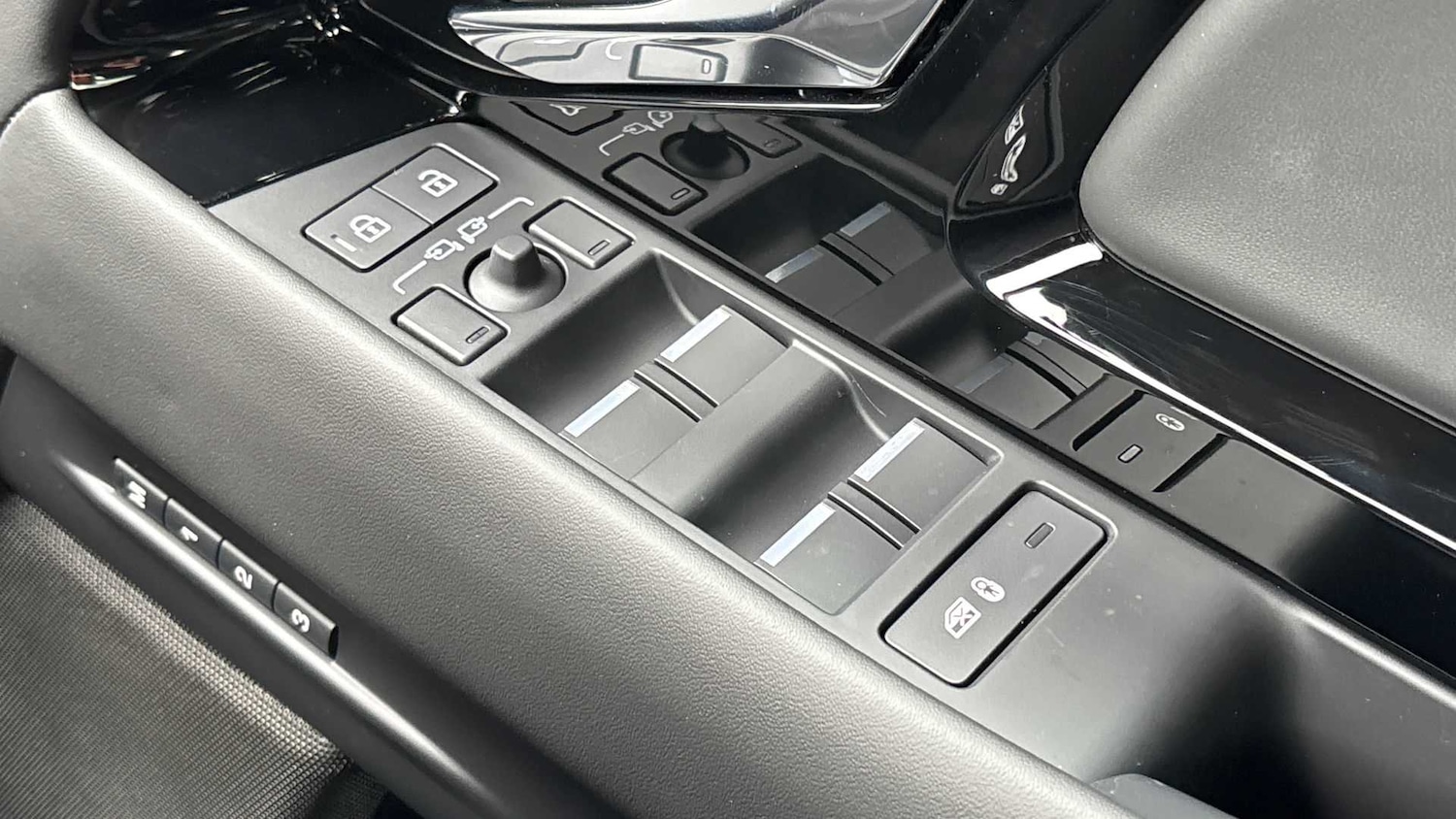 Used Land Rover Range Rover Evoque 2025 for sale - 76460220: Photo 33