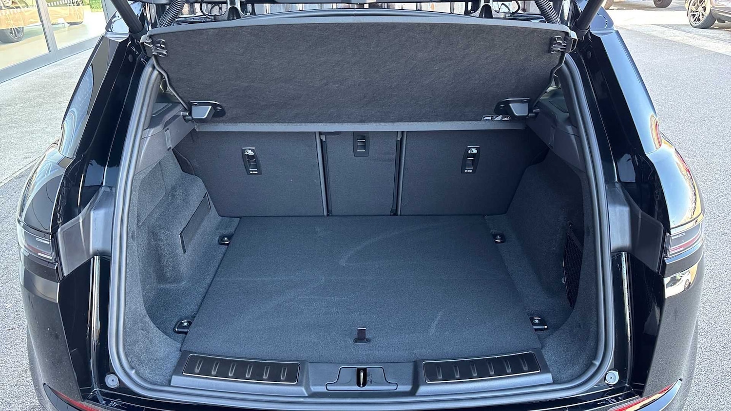 Used Land Rover Range Rover Evoque 2025 for sale - 76460597: Photo 10