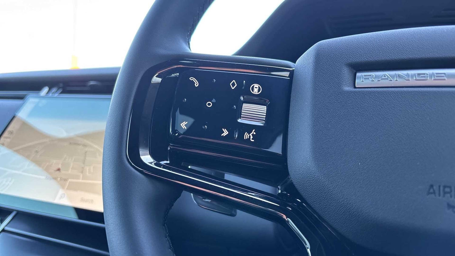 Used Land Rover Range Rover Evoque 2025 for sale - 76460597: Photo 32