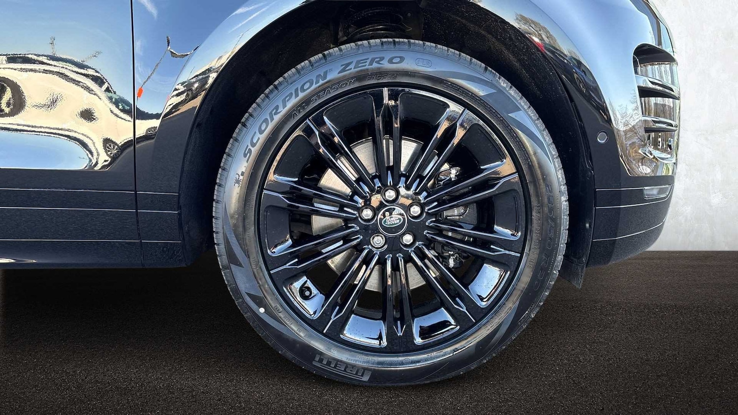 Used Land Rover Range Rover Evoque 2025 for sale - 76460597: Photo 8