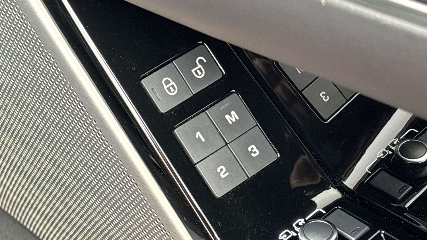 Used Land Rover Range Rover Velar 2019 for sale - 78037750: Photo 25