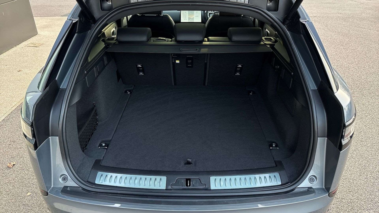 Used Land Rover Range Rover Velar 2025 for sale - 77561096: Photo 10