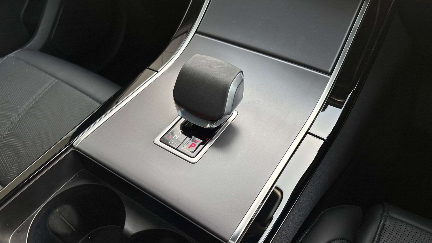 Used Land Rover Range Rover Velar 2025 for sale - 77561096: Photo 13