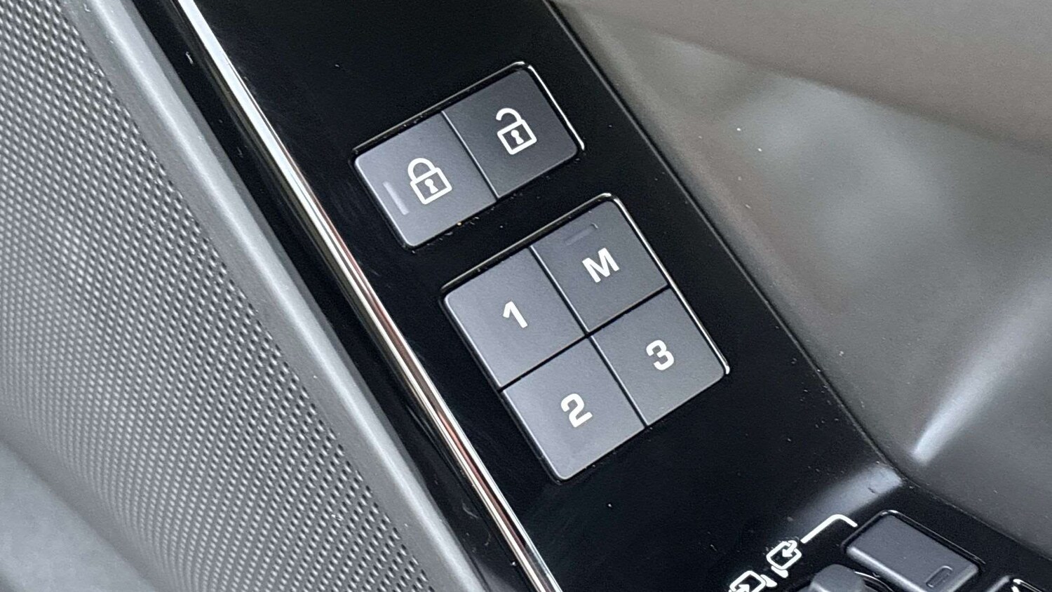 Used Land Rover Range Rover Velar 2025 for sale - 77561096: Photo 25