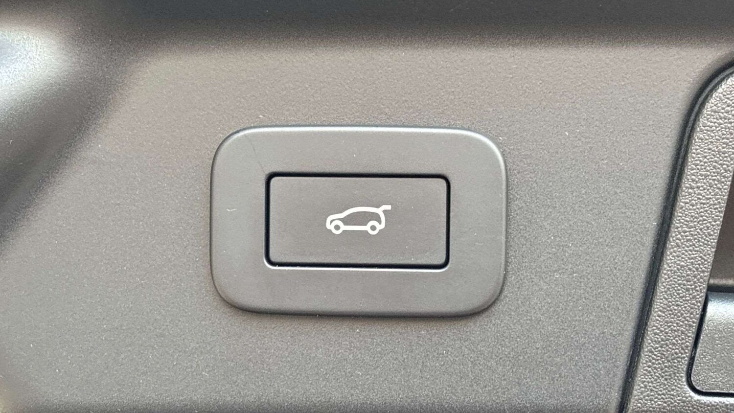 Used Land Rover Range Rover Velar 2025 for sale - 77561096: Photo 33