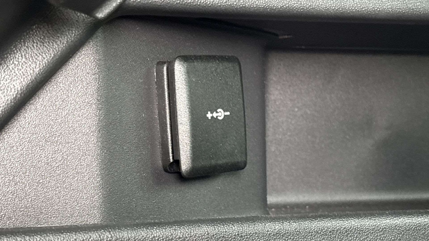 Used Land Rover Discovery Sport 2024 for sale - 78010195: Photo 27