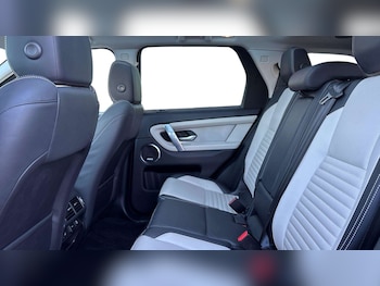 Used Land Rover Discovery Sport 2022 for sale - 77795612: Photo