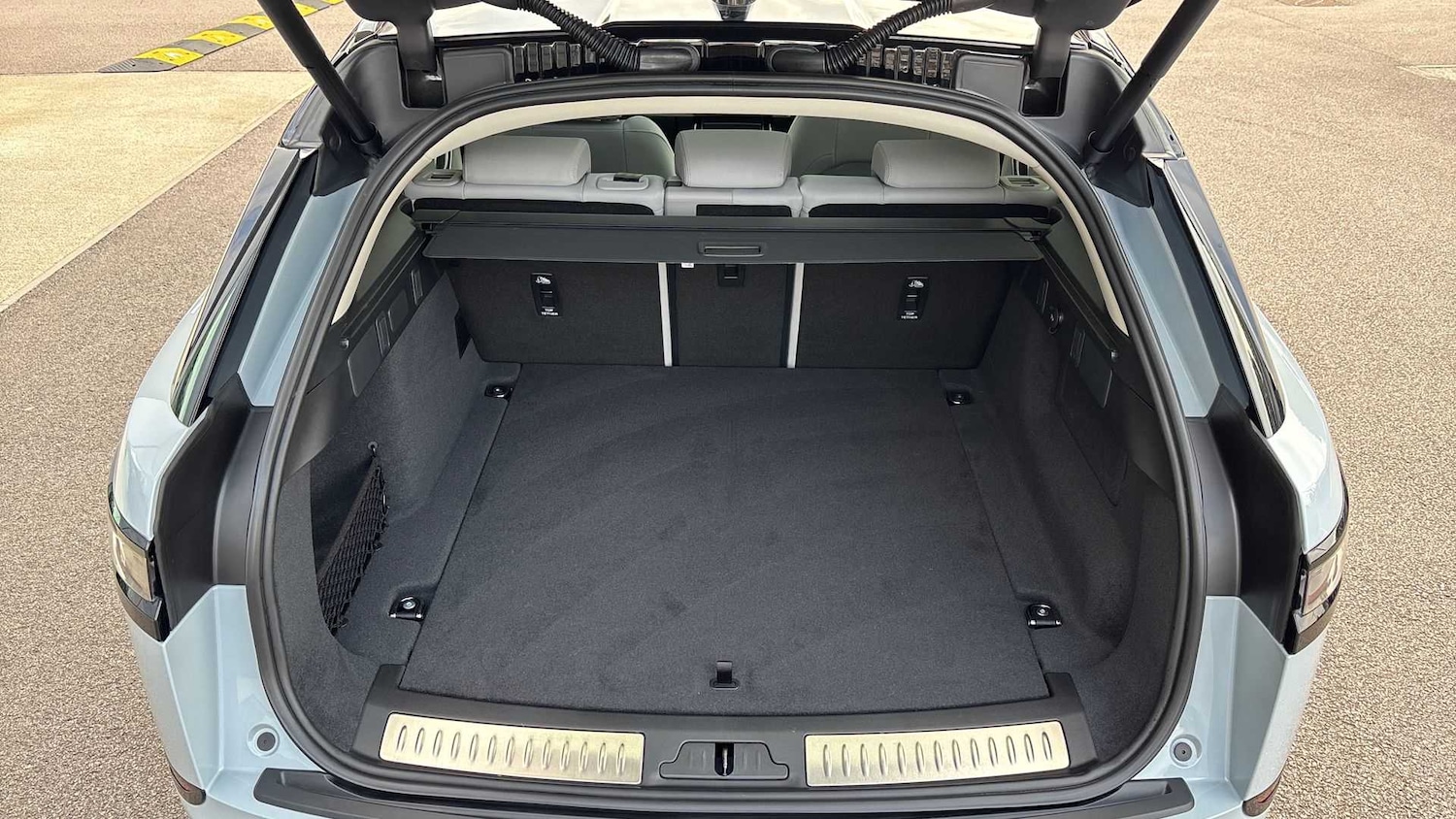 Used Land Rover Range Rover Velar 2024 for sale - 76460120: Photo 10