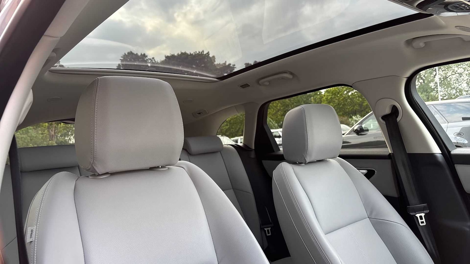 Used Land Rover Range Rover Velar 2024 for sale - 76460120: Photo 28