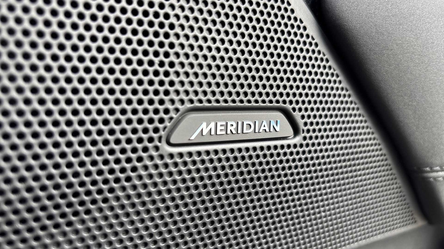 Used Land Rover Range Rover Velar 2024 for sale - 76460120: Photo 33