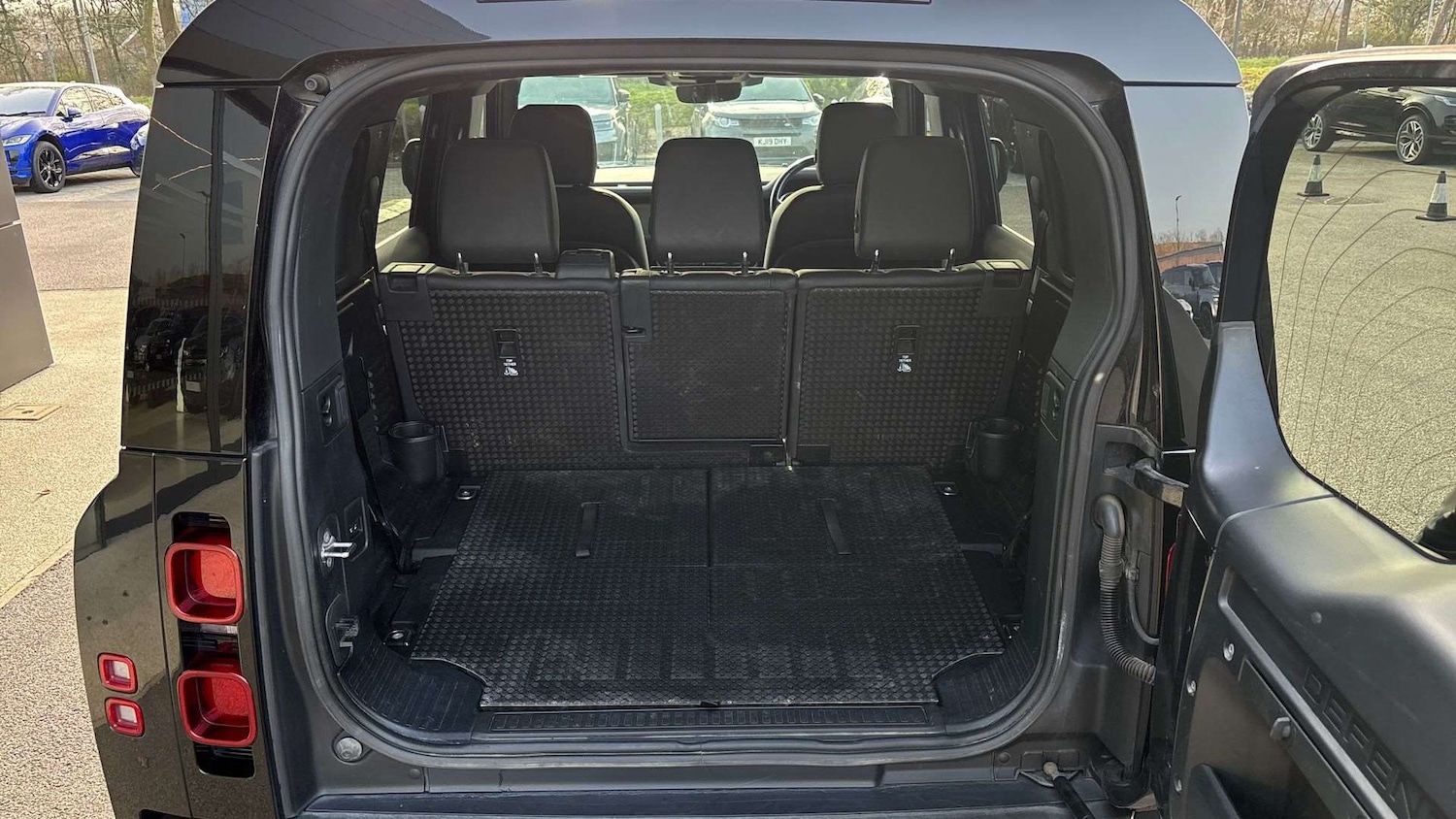 Used Land Rover Defender 2022 for sale - 77628105: Photo 10