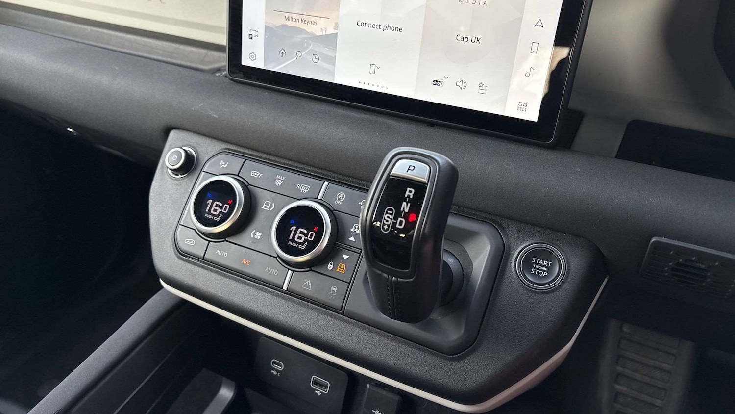 Used Land Rover Defender 2022 for sale - 77628105: Photo 13