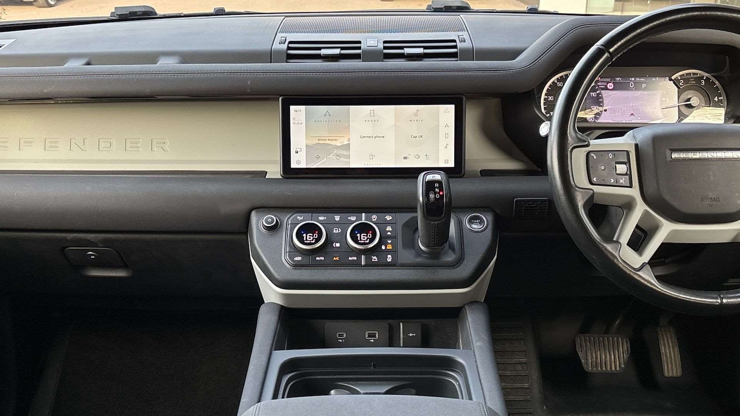 Used Land Rover Defender 2022 for sale - 77628105: Photo 14