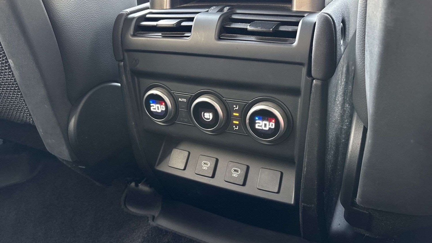 Used Land Rover Defender 2022 for sale - 77628105: Photo 18