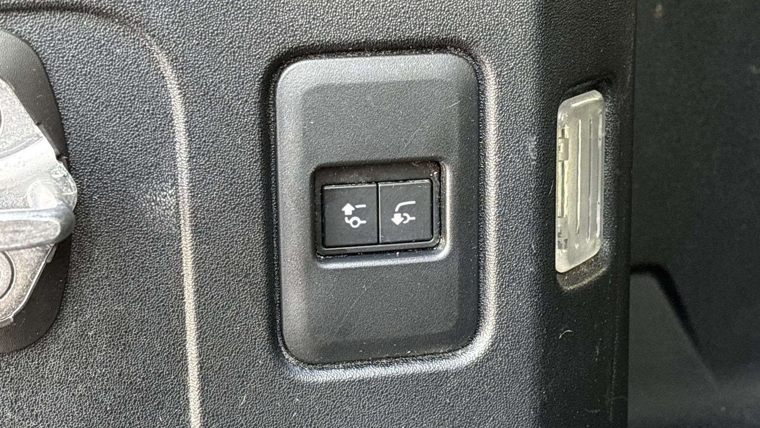 Used Land Rover Defender 2022 for sale - 77628105: Photo 27