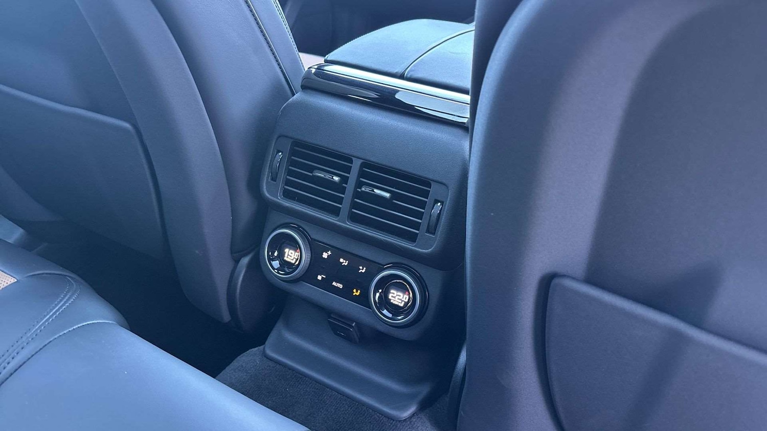 Used Land Rover Range Rover Velar 2025 for sale - 76460117: Photo 18