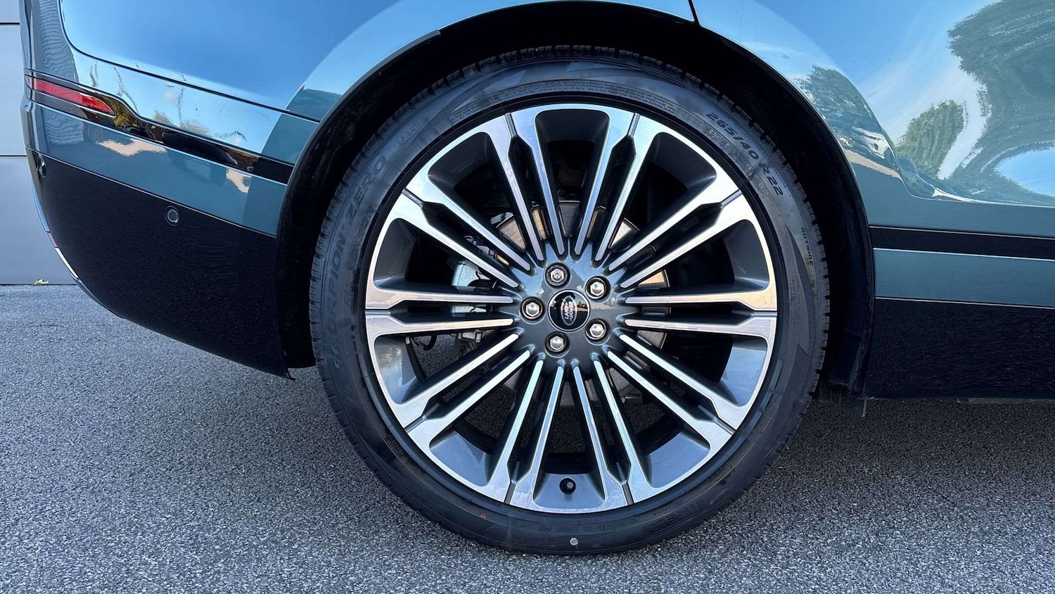 Used Land Rover Range Rover Velar 2025 for sale - 76460117: Photo 23