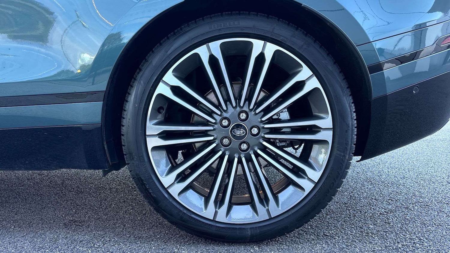 Used Land Rover Range Rover Velar 2025 for sale - 76460117: Photo 24