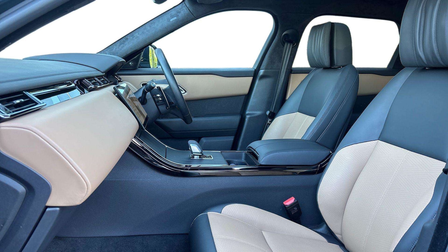 Used Land Rover Range Rover Velar 2025 for sale - 76460117: Photo 3