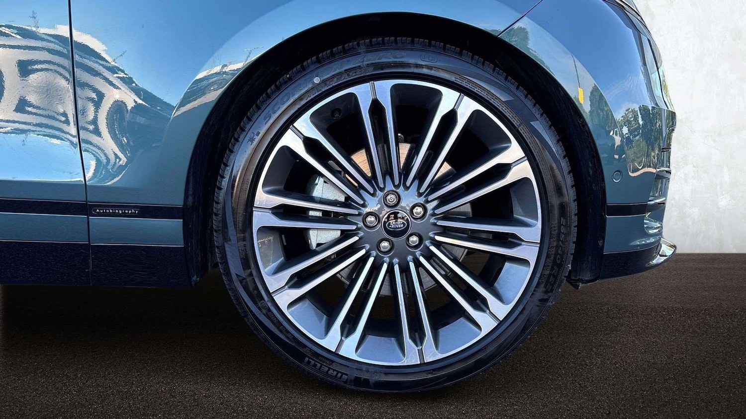 Used Land Rover Range Rover Velar 2025 for sale - 76460117: Photo 8