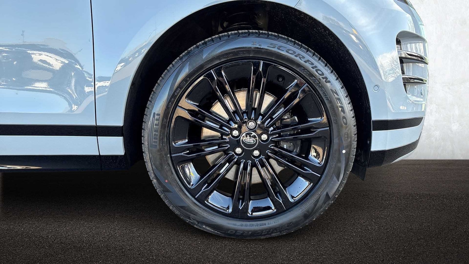 Used Land Rover Range Rover Evoque 2025 for sale - 77333812: Photo 8