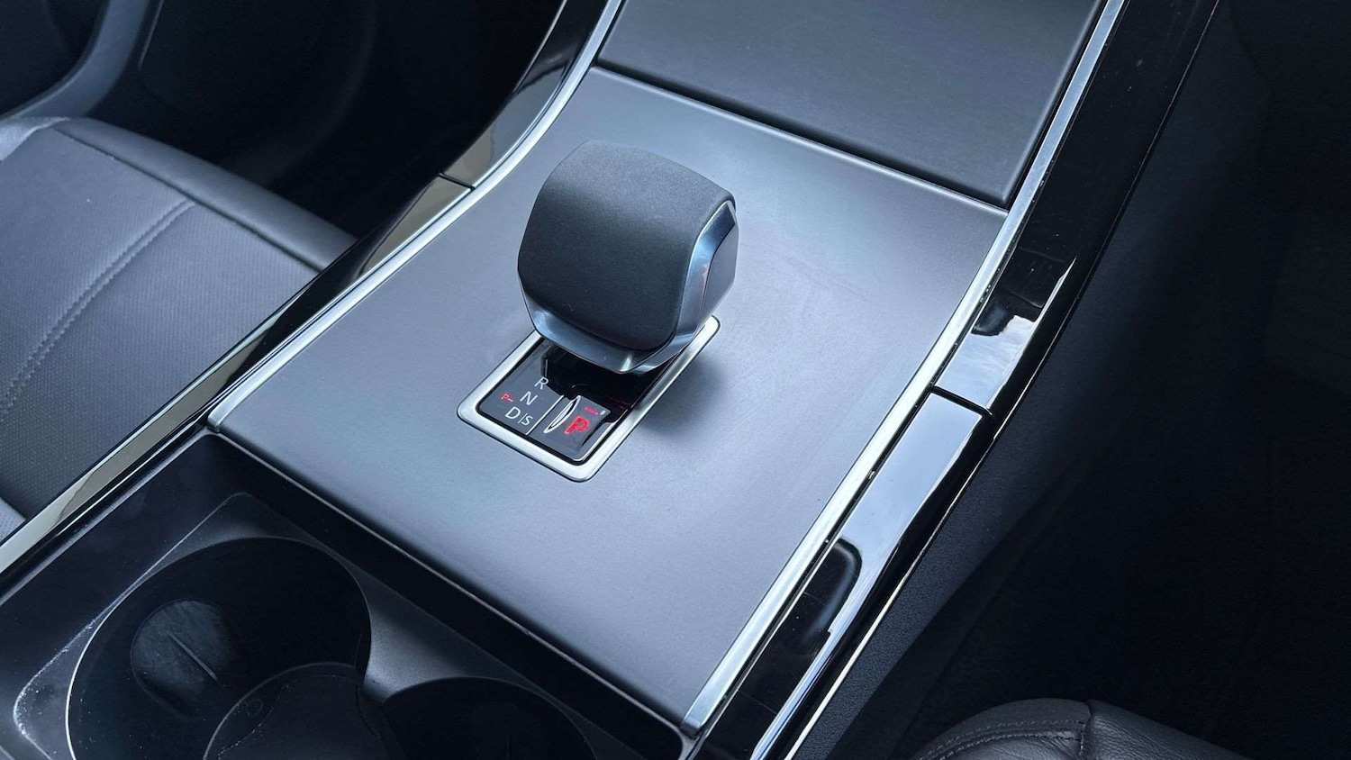 Used Land Rover Range Rover Velar 2024 for sale - 77928755: Photo 13