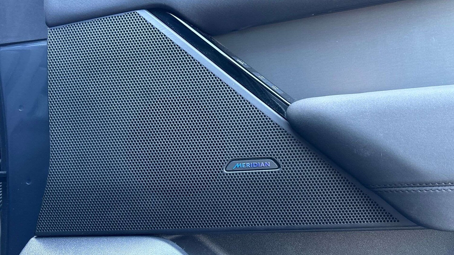 Used Land Rover Range Rover Velar 2024 for sale - 77928755: Photo 24