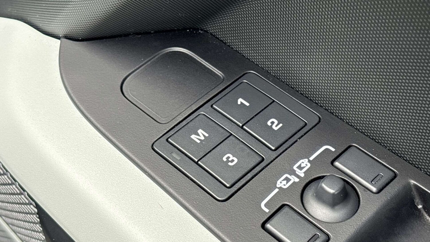 Used Land Rover Defender 2024 for sale - 77458582: Photo 25