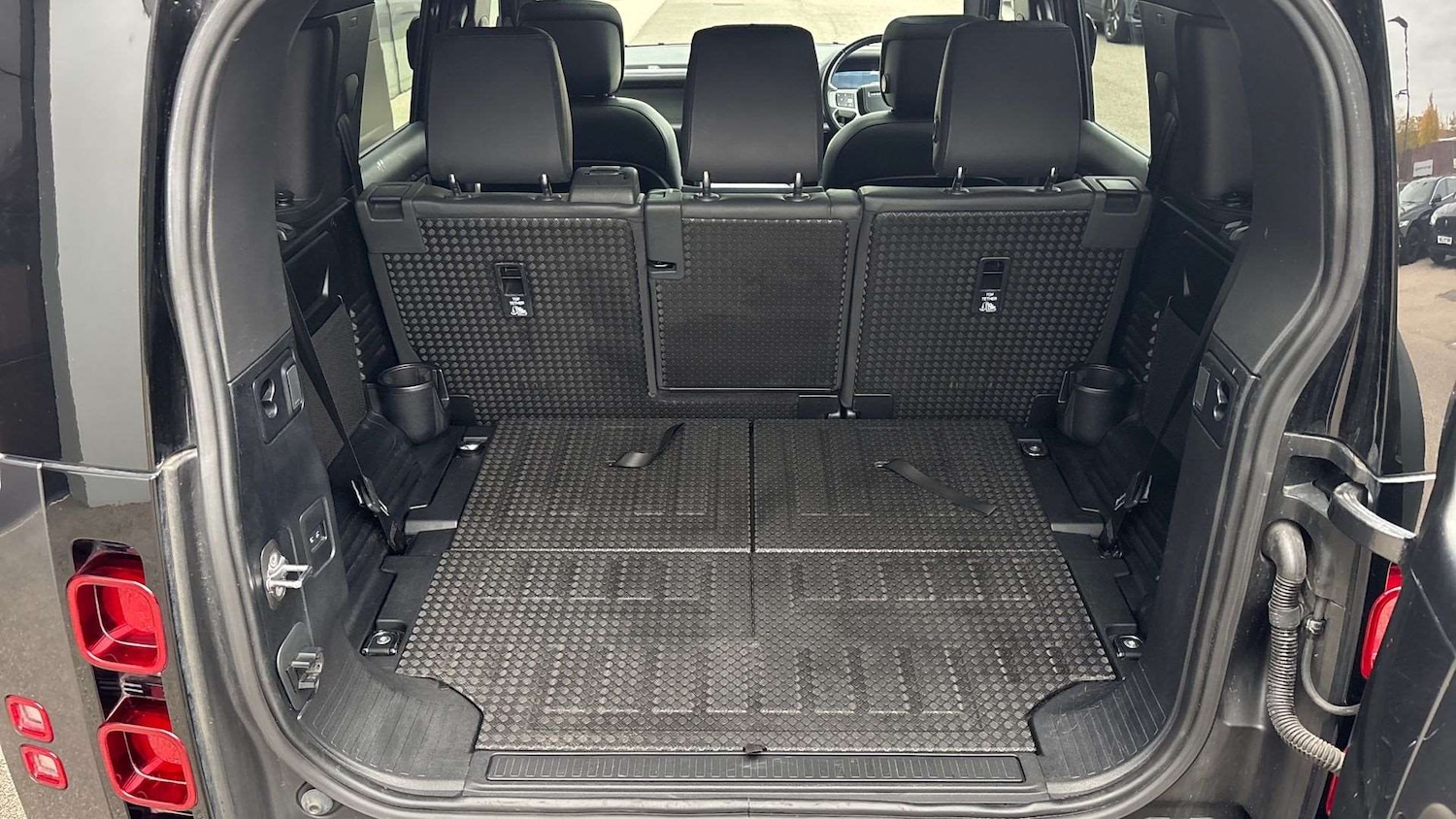 Used Land Rover Defender 2022 for sale - 76460113: Photo 10