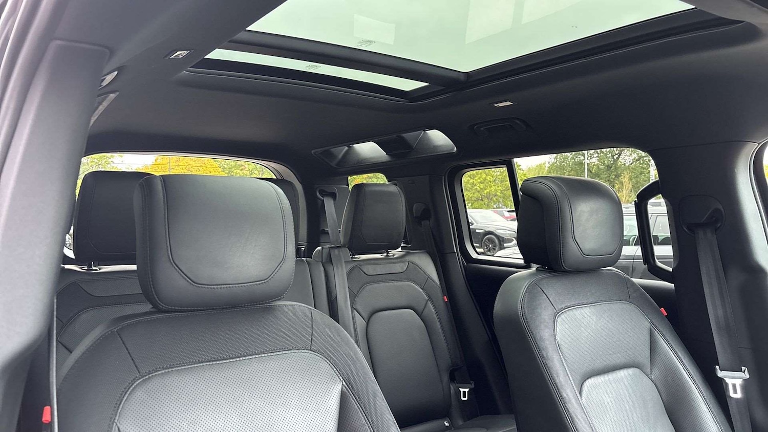 Used Land Rover Defender 2022 for sale - 76460113: Photo 28